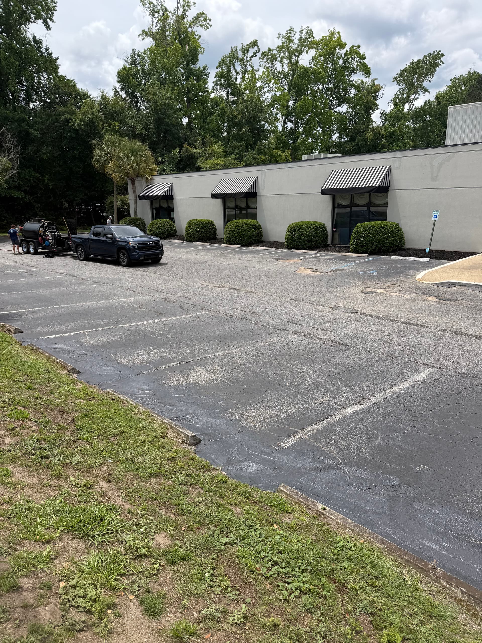 Gallery photos for Seal Coat and Fresh Striping at Southeastern Galleries: Image #1